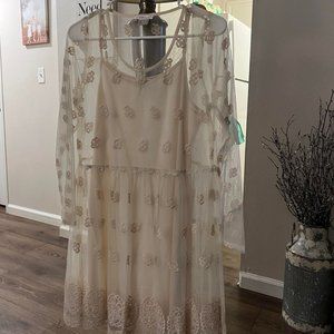 Off White Short Lace Long Sleeved Dress